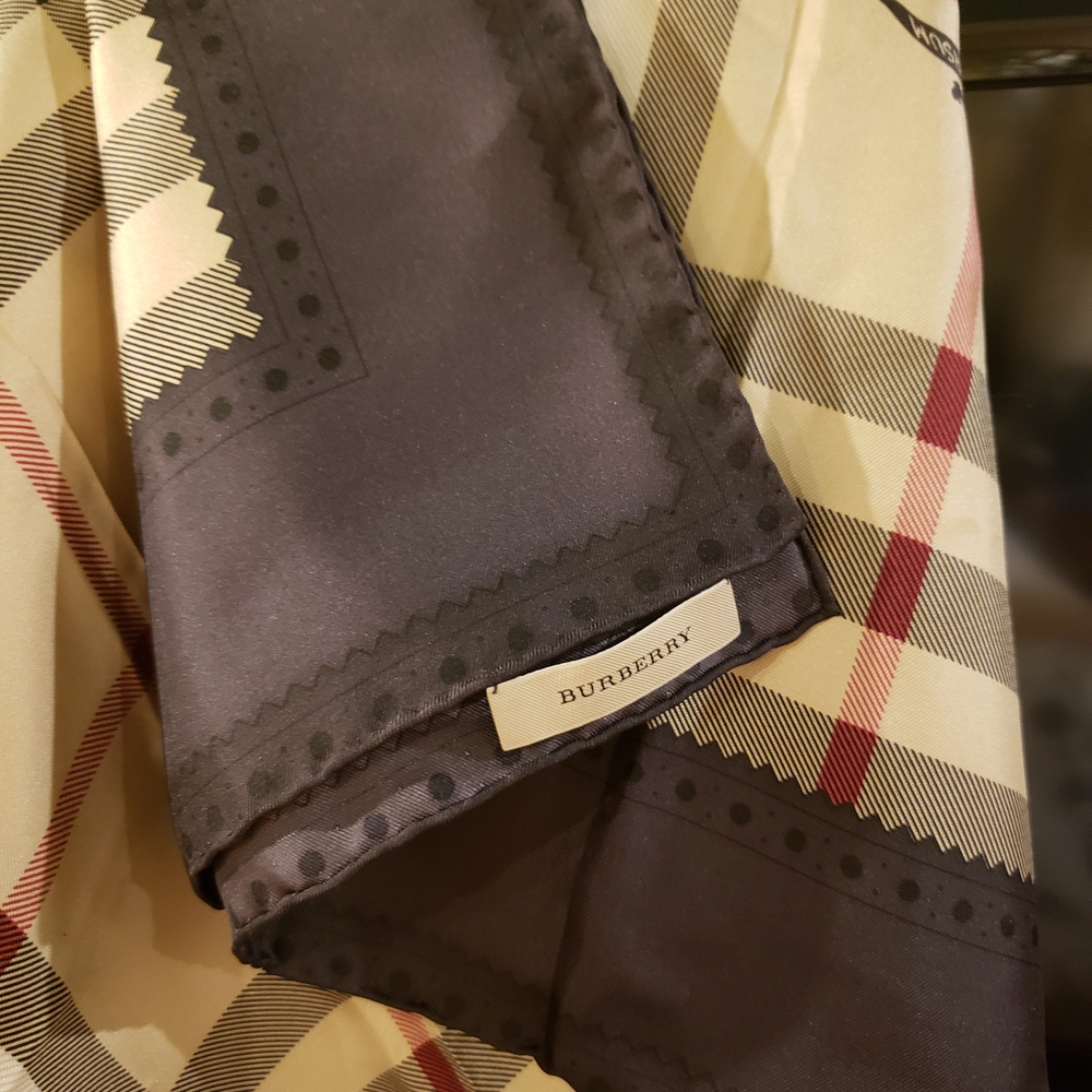 NEW! Plaid Tote Bag with Authentic Burberry Scarf & Umbrella - Picture 3 of 11